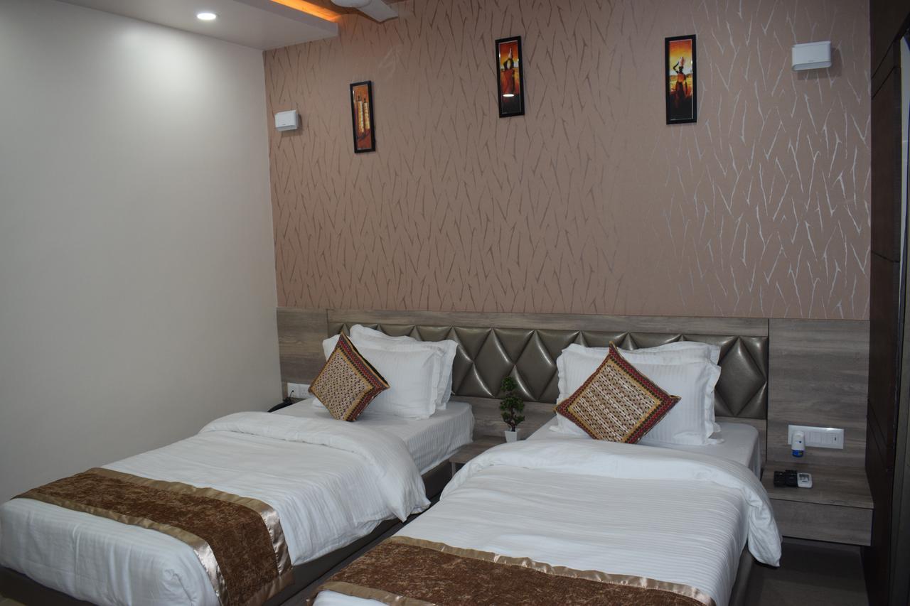 Hotel Welkin Residency Tezpur ภายนอก รูปภาพ