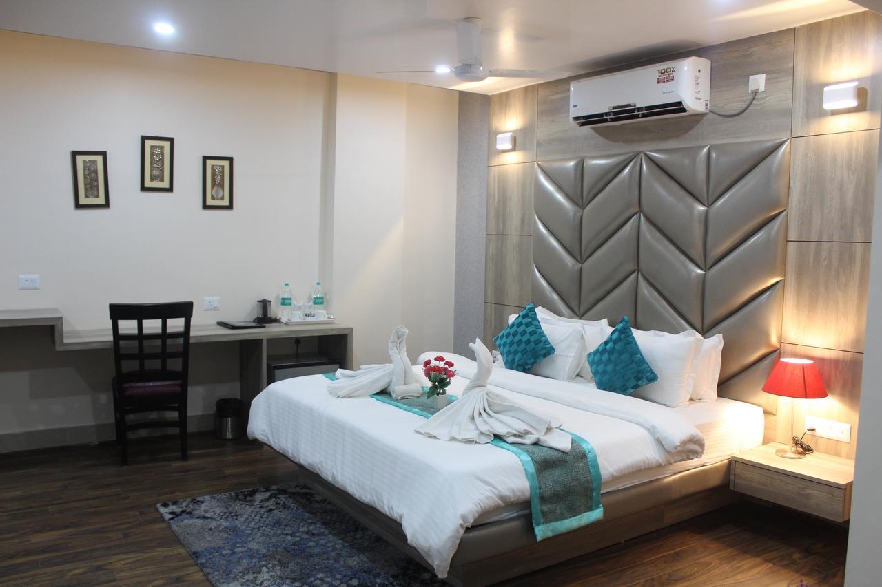 Hotel Welkin Residency Tezpur ภายนอก รูปภาพ