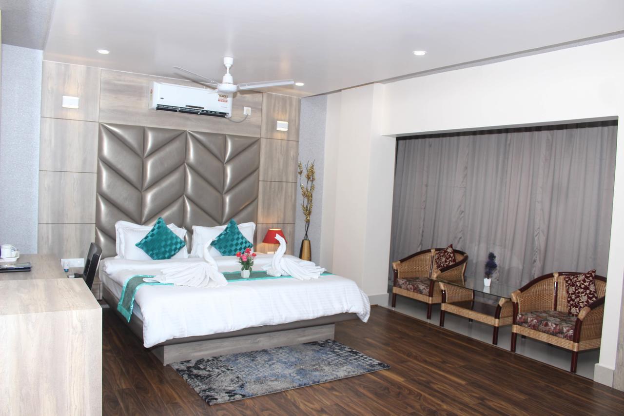 Hotel Welkin Residency Tezpur ภายนอก รูปภาพ
